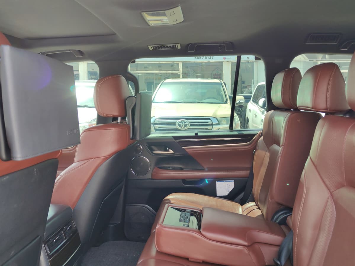 Lexus LX 570 S 2018 - Image 4