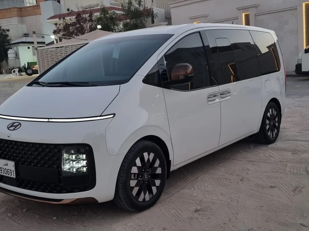 Hyundai STARIA 2024 - Image 2