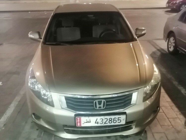Honda Accord 2010 - Image 2