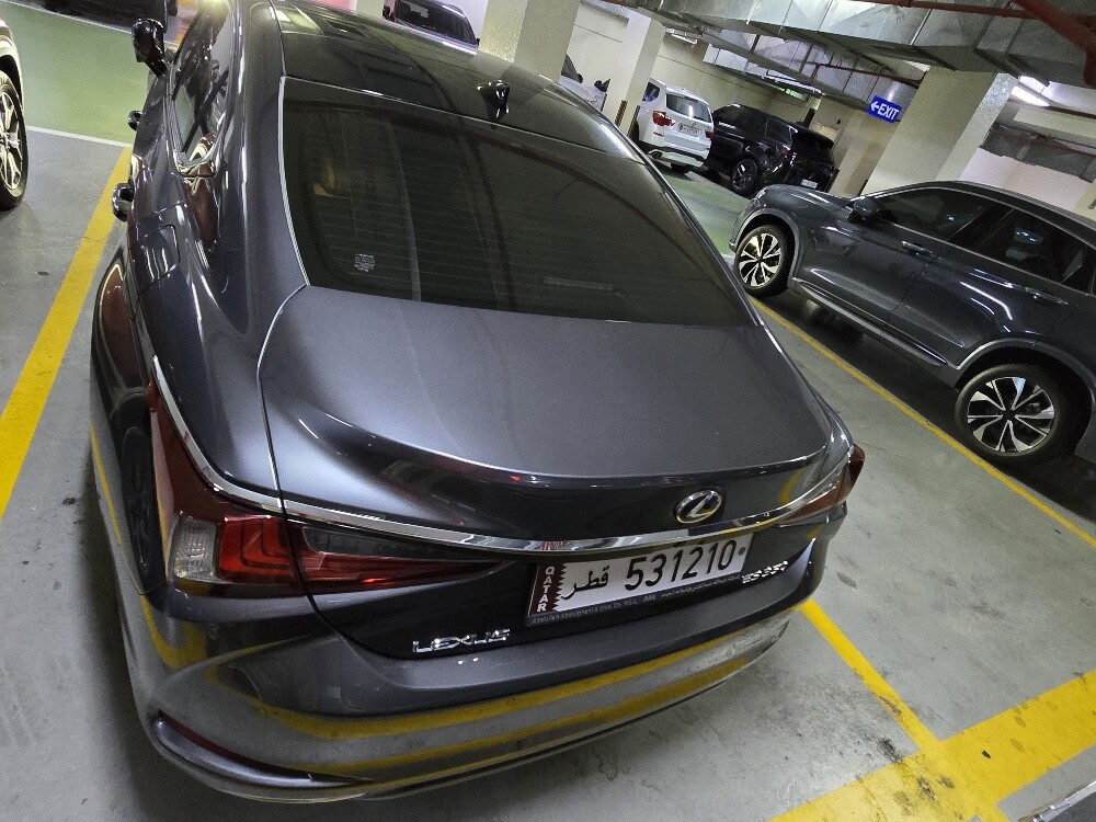 Lexus ES 350 2023 - Image 4