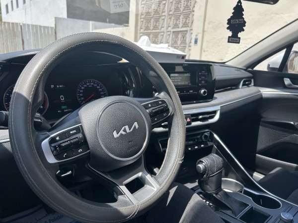 Kia K5 2022 - Image 2