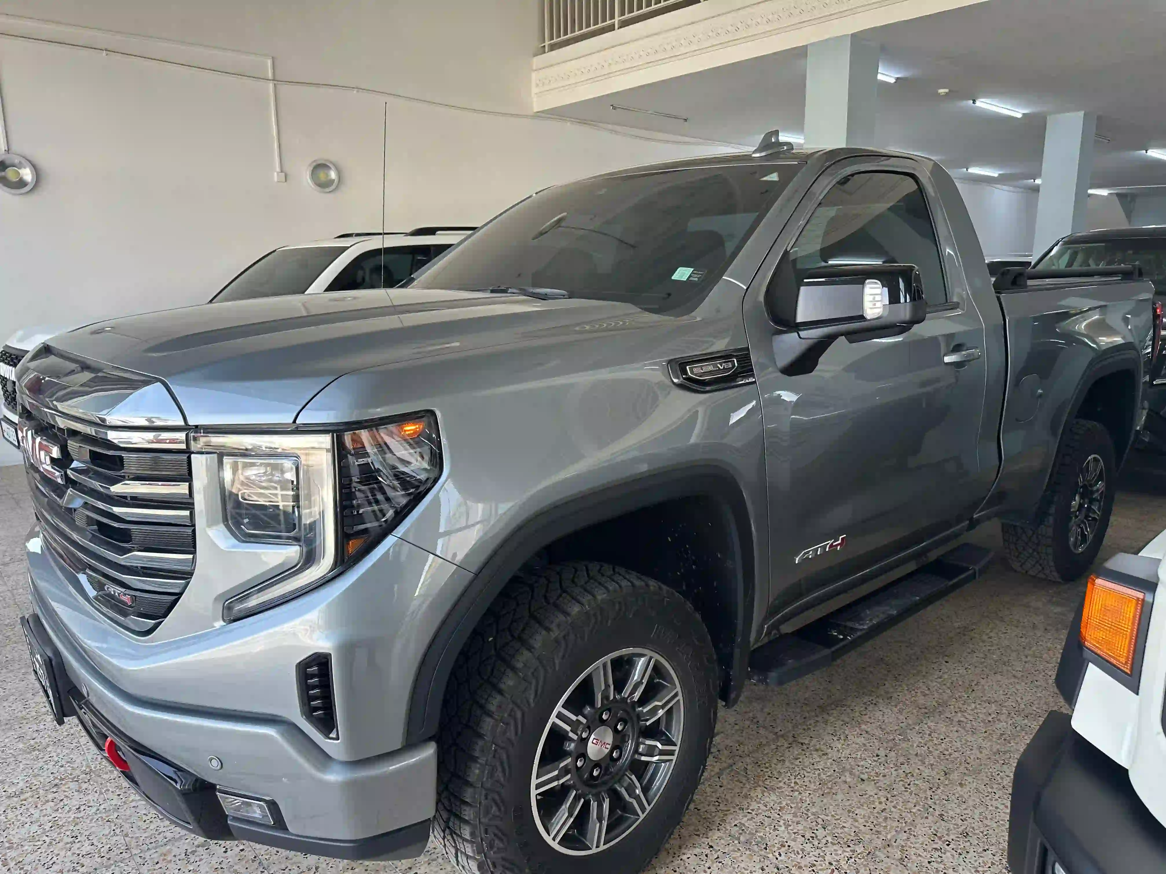 GMC Sierra AT4 2024 - Image 2
