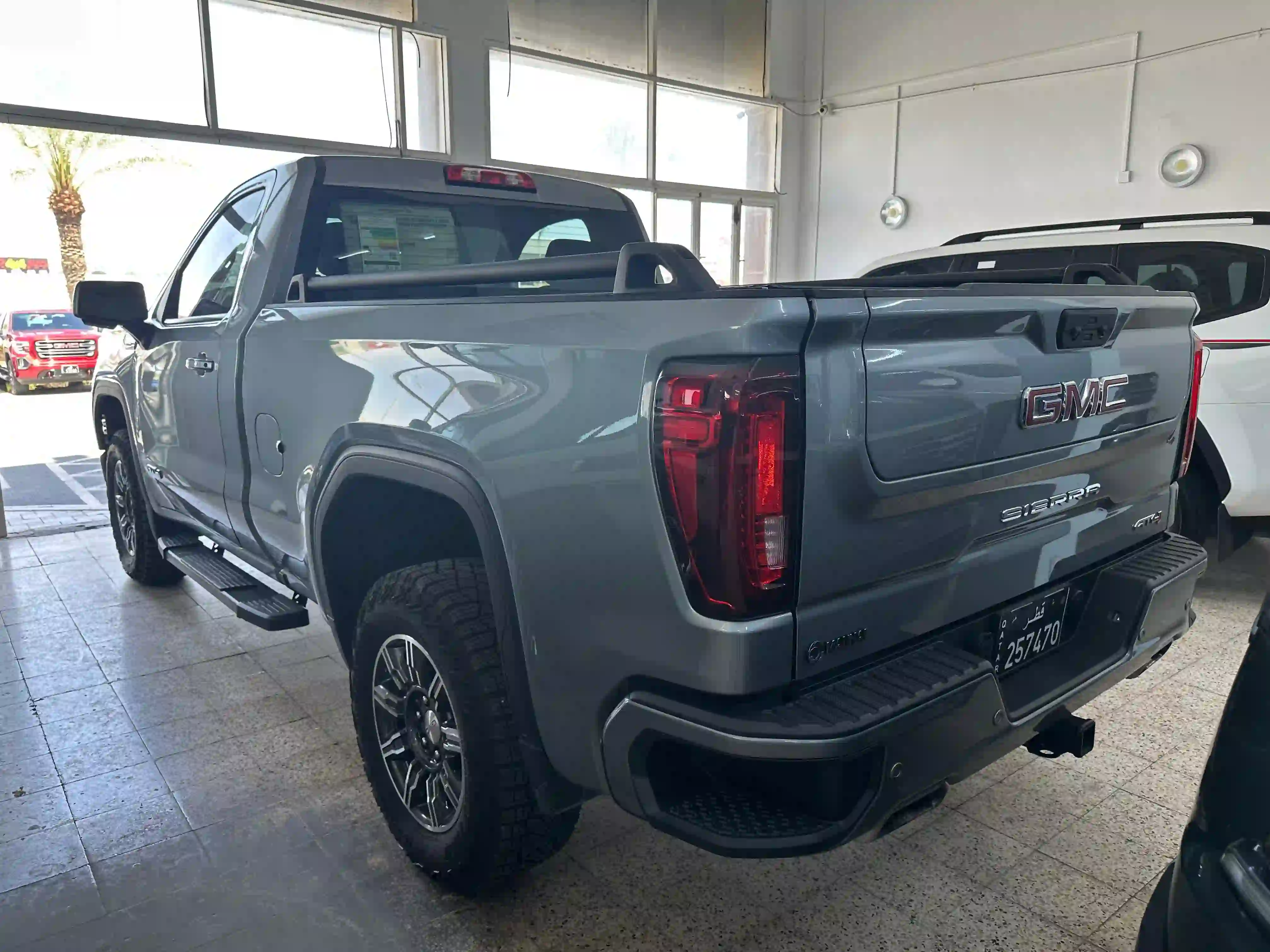 GMC Sierra AT4 2024 - Image 4