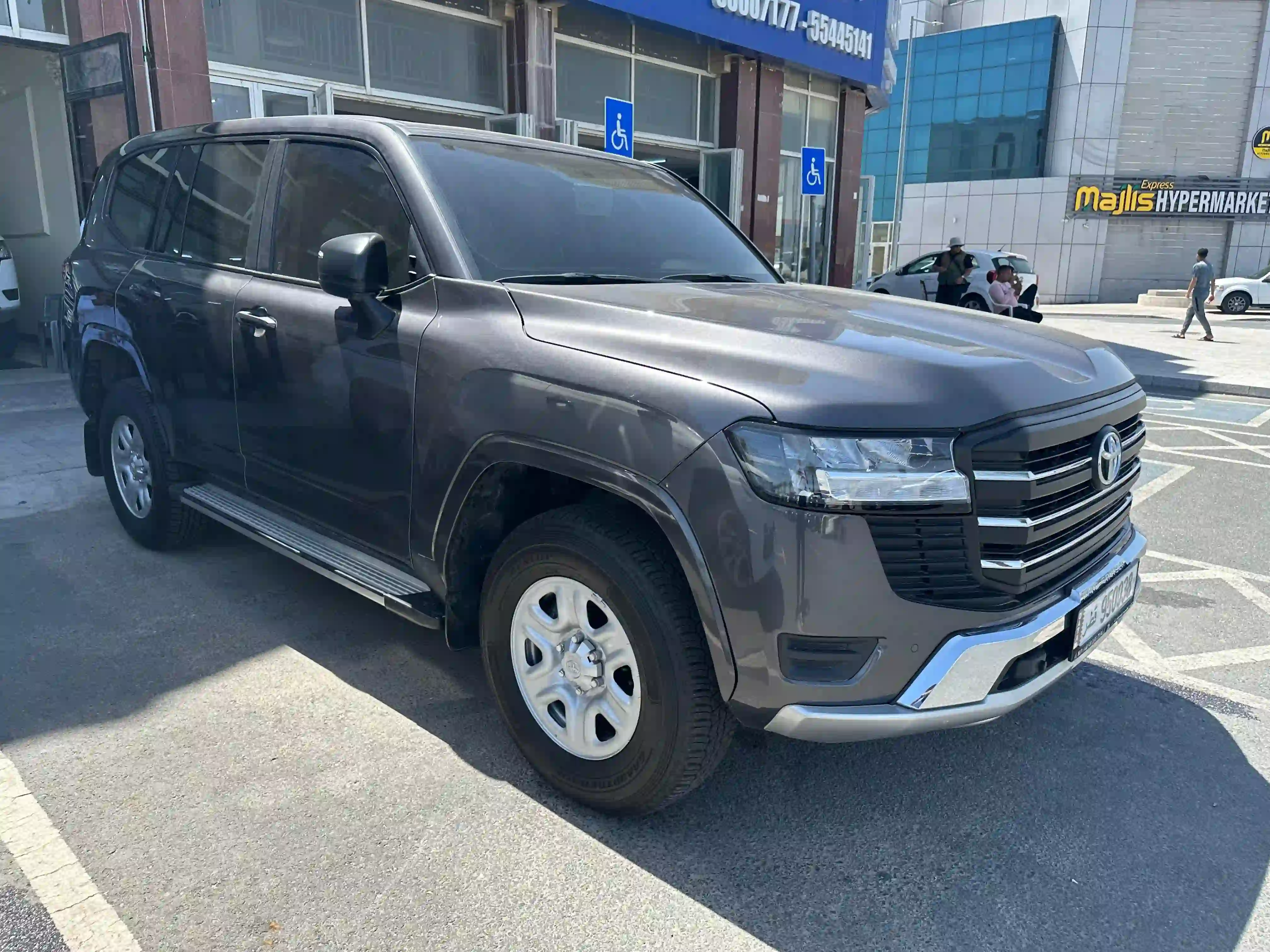 Toyota Land Cruiser G standard 2024 - Image 3