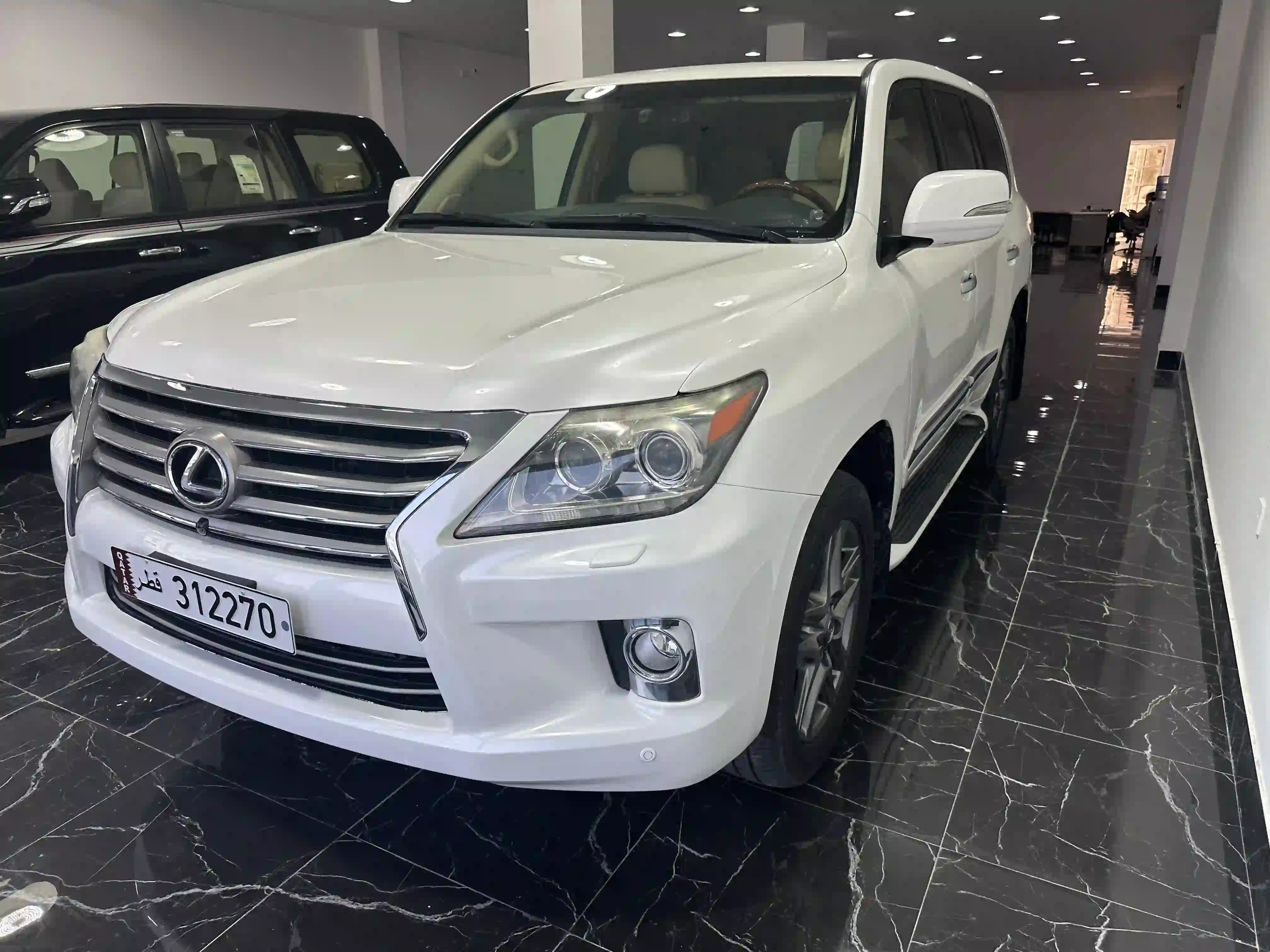 Lexus LX 570 2013 - Image 1