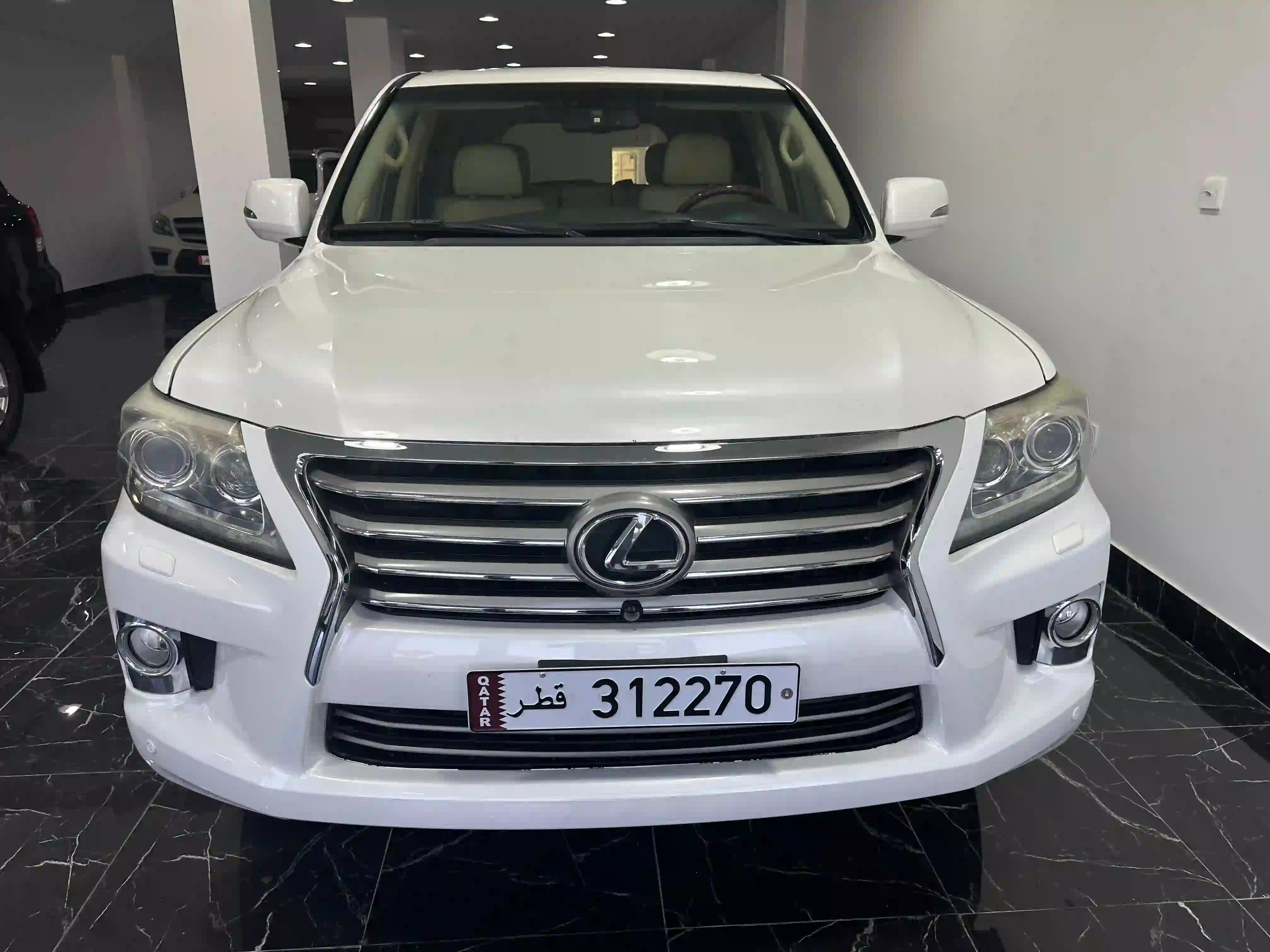 Lexus LX 570 2013 - Image 2