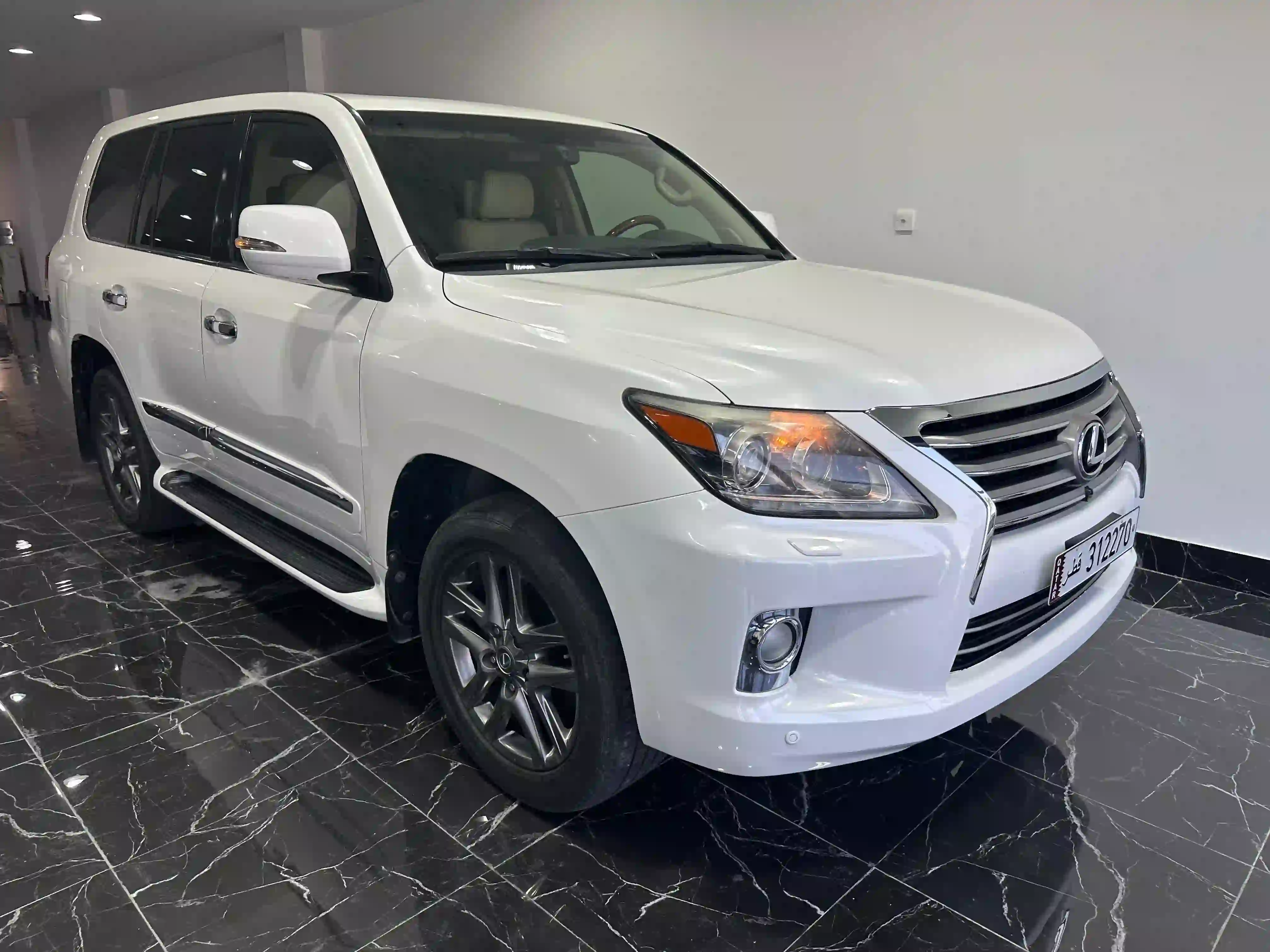 Lexus LX 570 2013 - Image 3