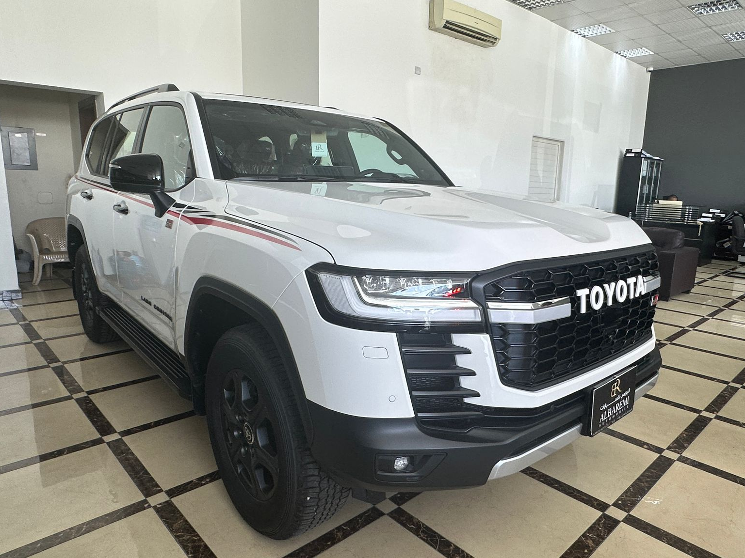 Toyota Land Cruiser G/R - Image 2