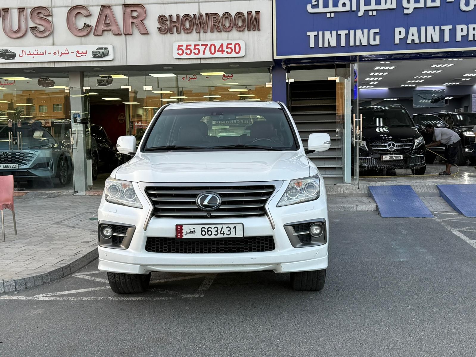 Lexus LX 570 S 2014 - Image 2