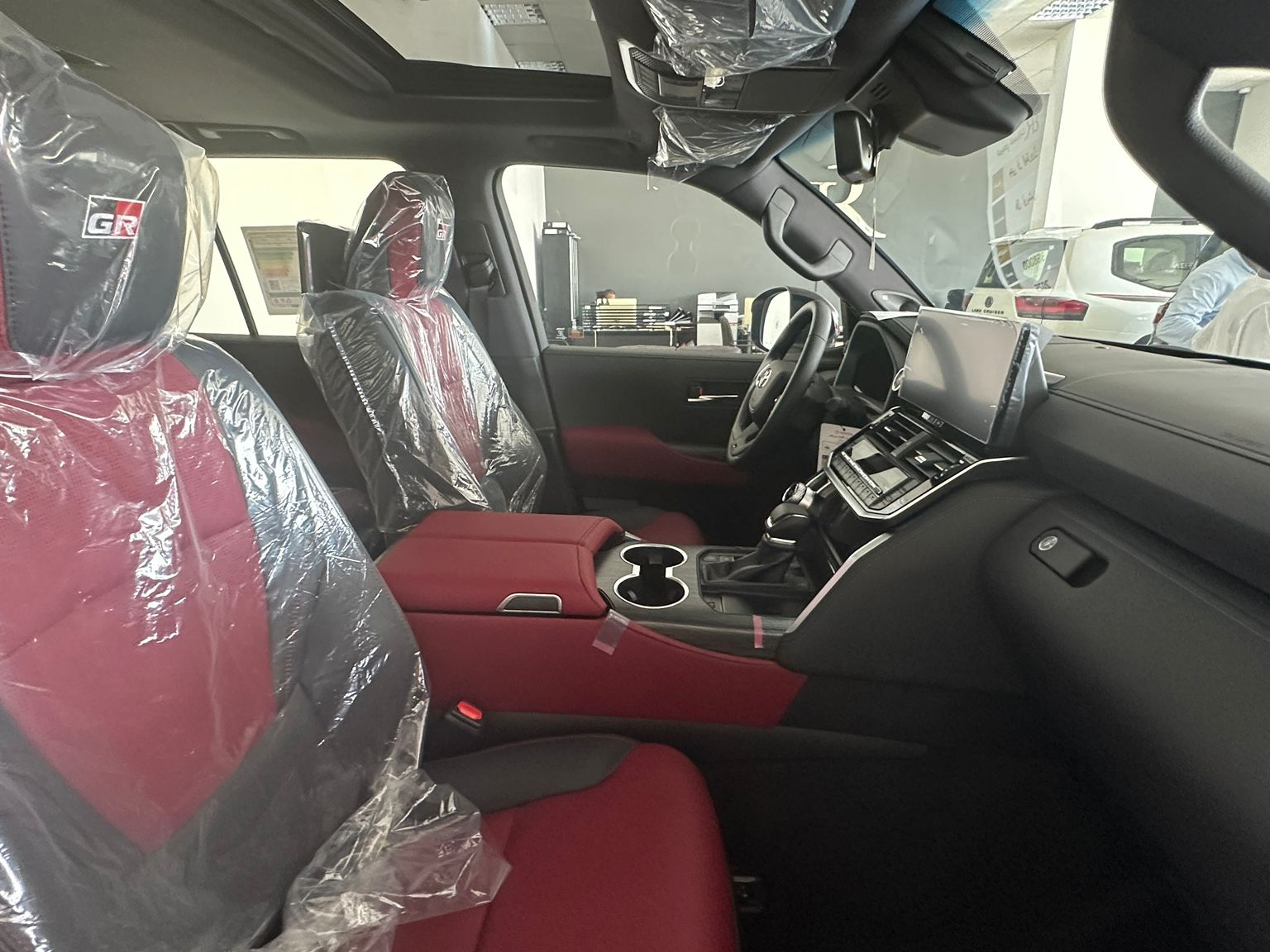 Toyota Land Cruiser G/R - Image 3