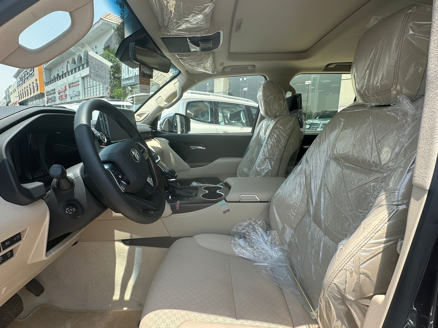 Toyota Land Cruiser VX - Image 4