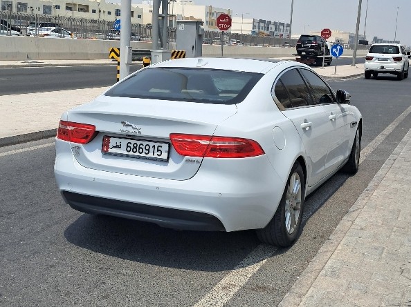 Jaguar XE 2016 - Image 4