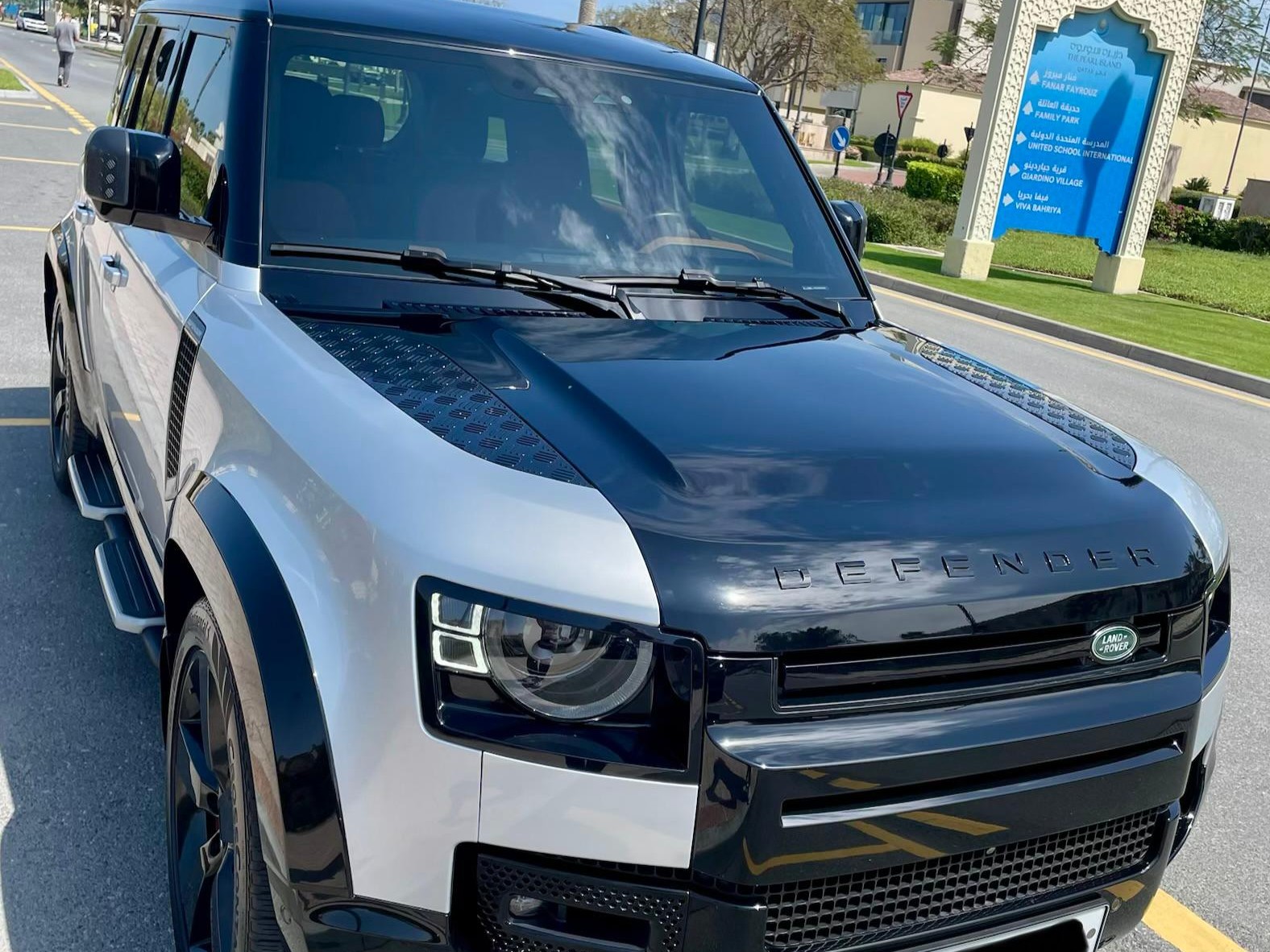 Land Rover Defender X Dynamic 2022 - Image 2