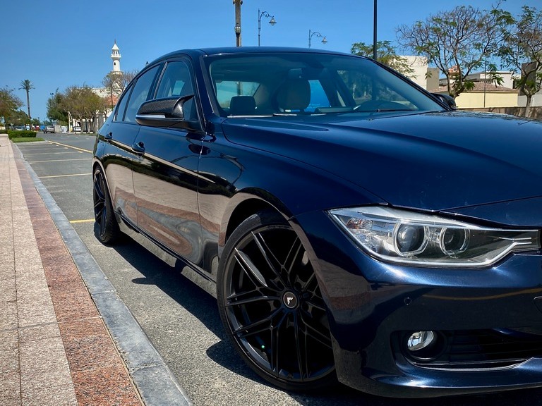 BMW 3-Series 320 i 2015 - Image 4