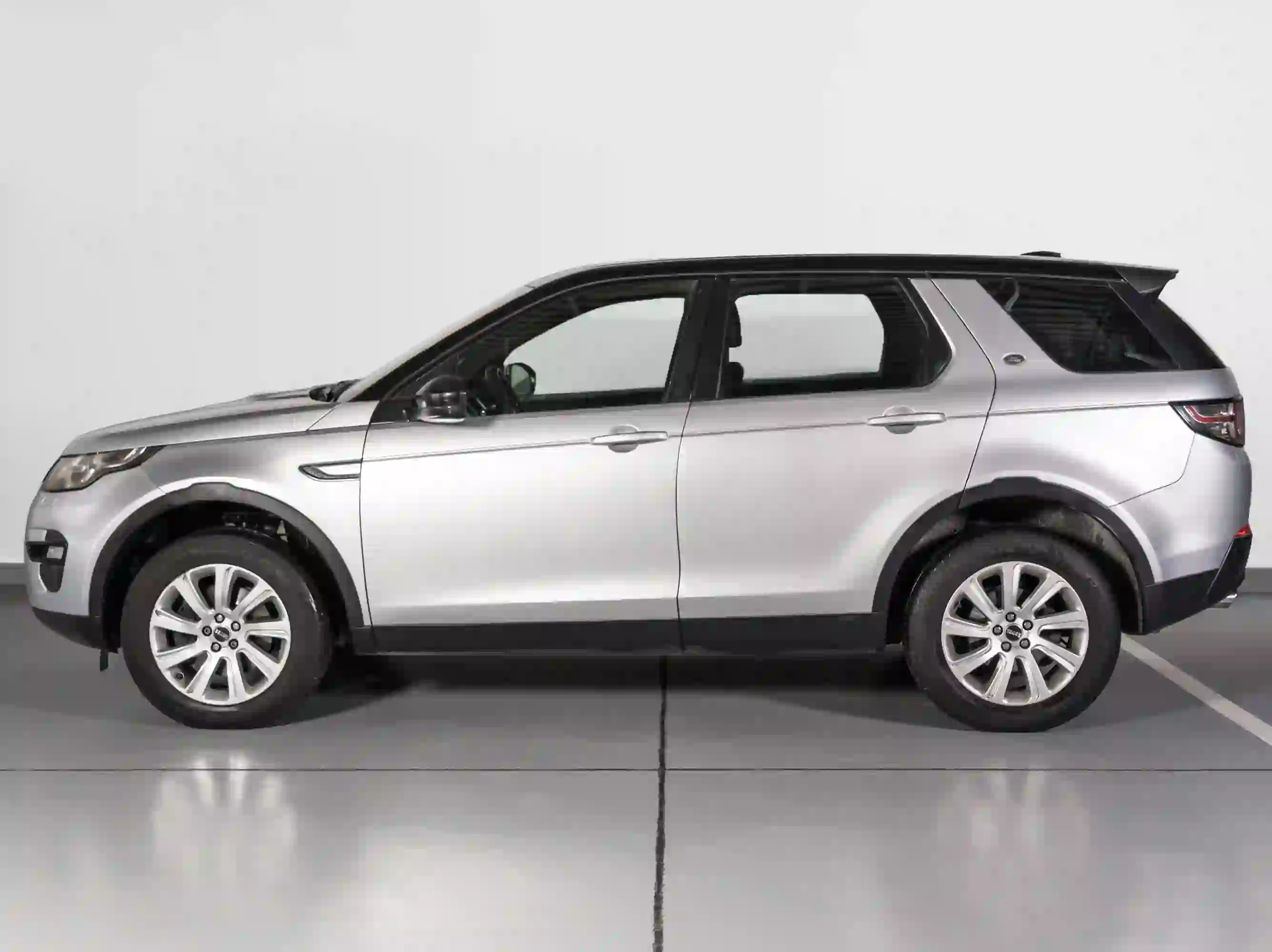 Land Rover Discovery Sport 2015 - Image 2