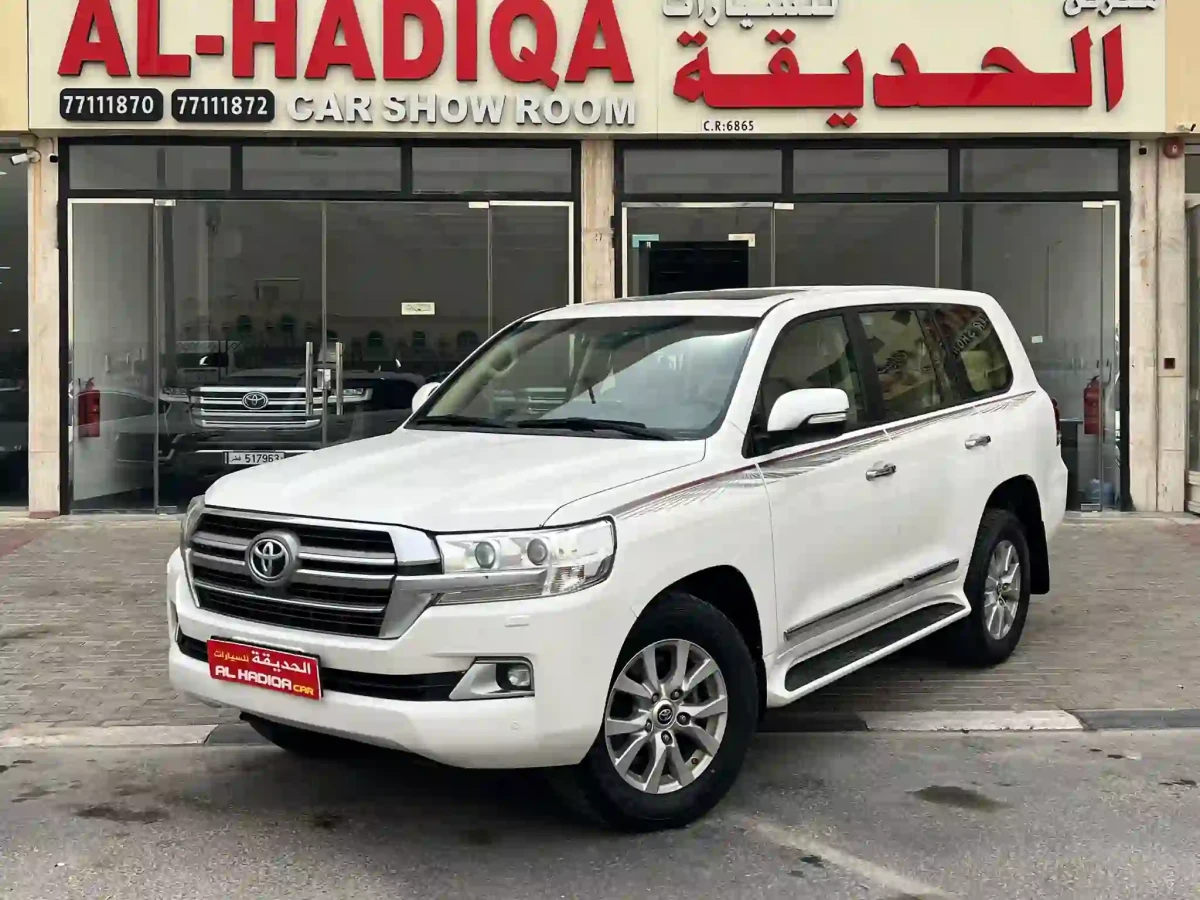 Toyota Land Cruiser GXR v8 2019