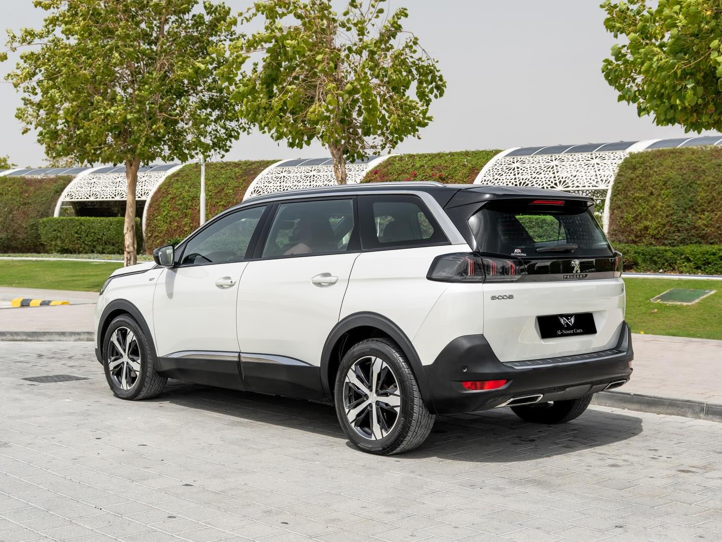 Peugeot 5008 2022 - Image 2