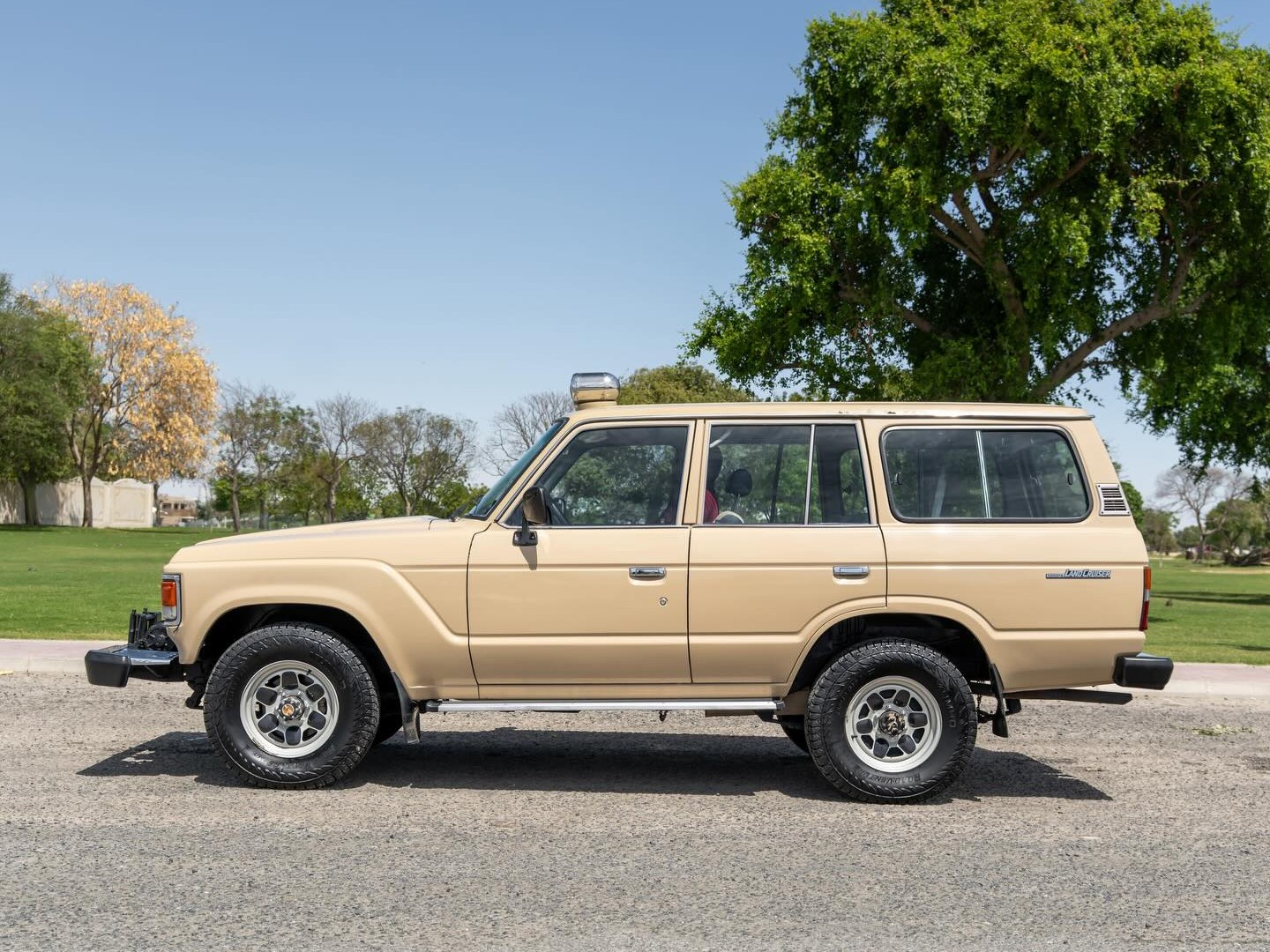 Toyota Land Cruiser Standard 1984 - Image 3
