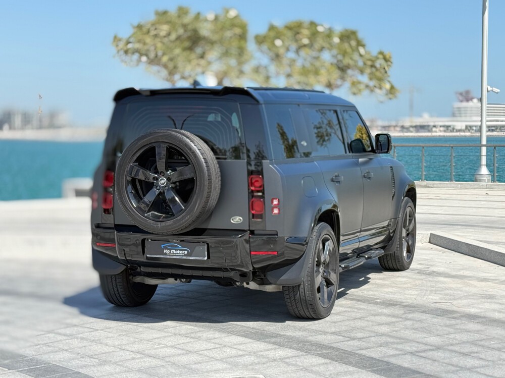 Land Rover Defender 110 HSE 2023 - Image 4