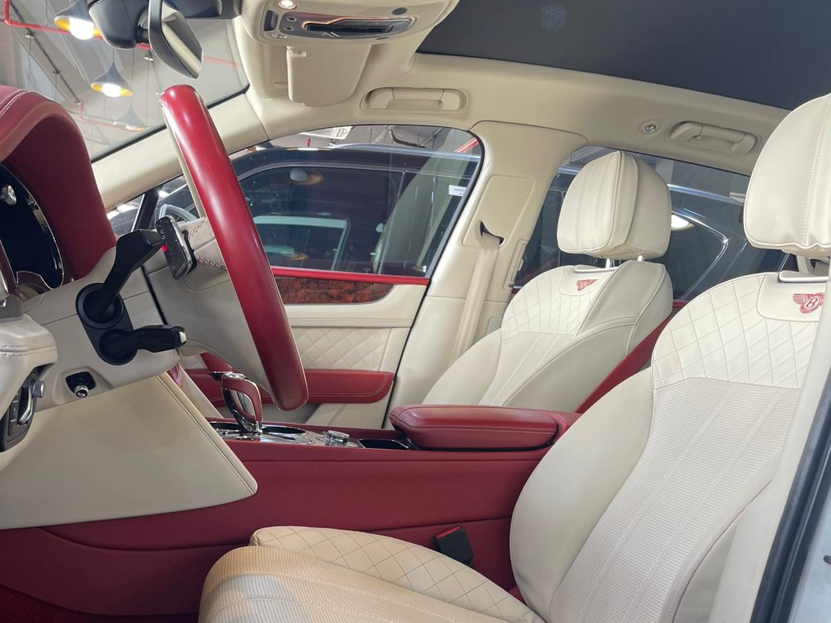 Bentley Bentayga 2018 - Image 2