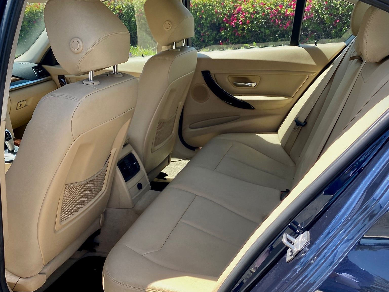 BMW 3-Series 320 i 2015 - Image 2