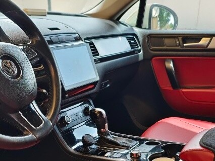 Volkswagen Touareg 2012 - Image 3
