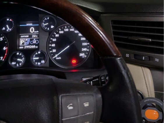 Lexus LX 570 2009 - Image 4