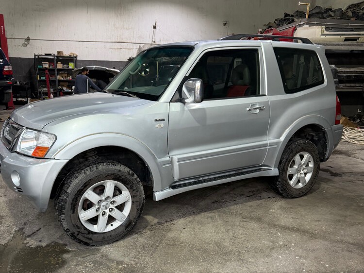 Mitsubishi Pajero 3.8 2005 - Image 2