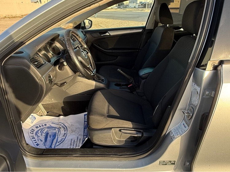 Volkswagen Jetta 2016 - Image 4