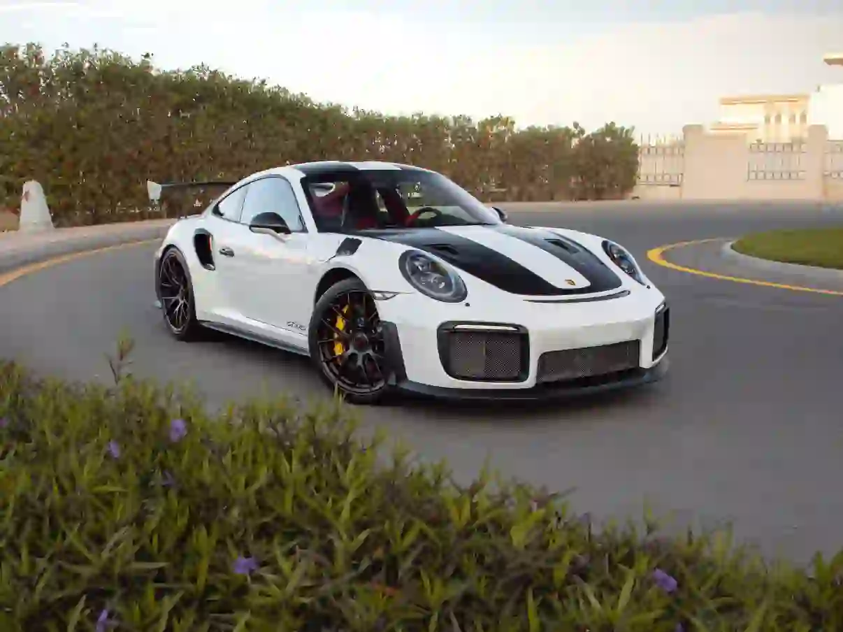 Porsche 911 GT2 RS 2018 - Image 1