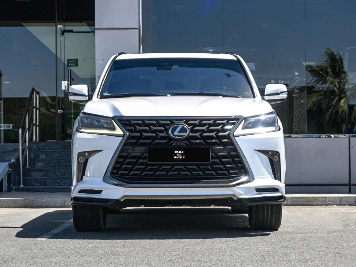 Lexus LX 570 S Black Edition 2021
