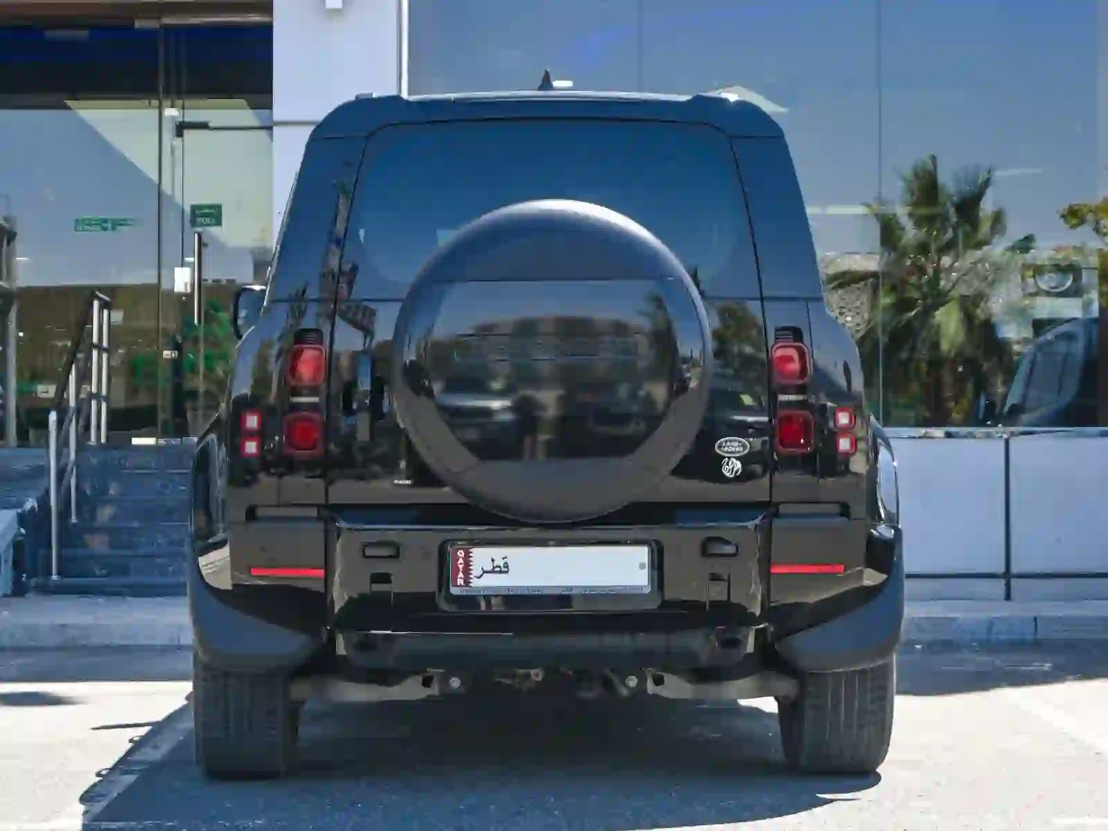 Land Rover Defender 110 SE 2023 - Image 2