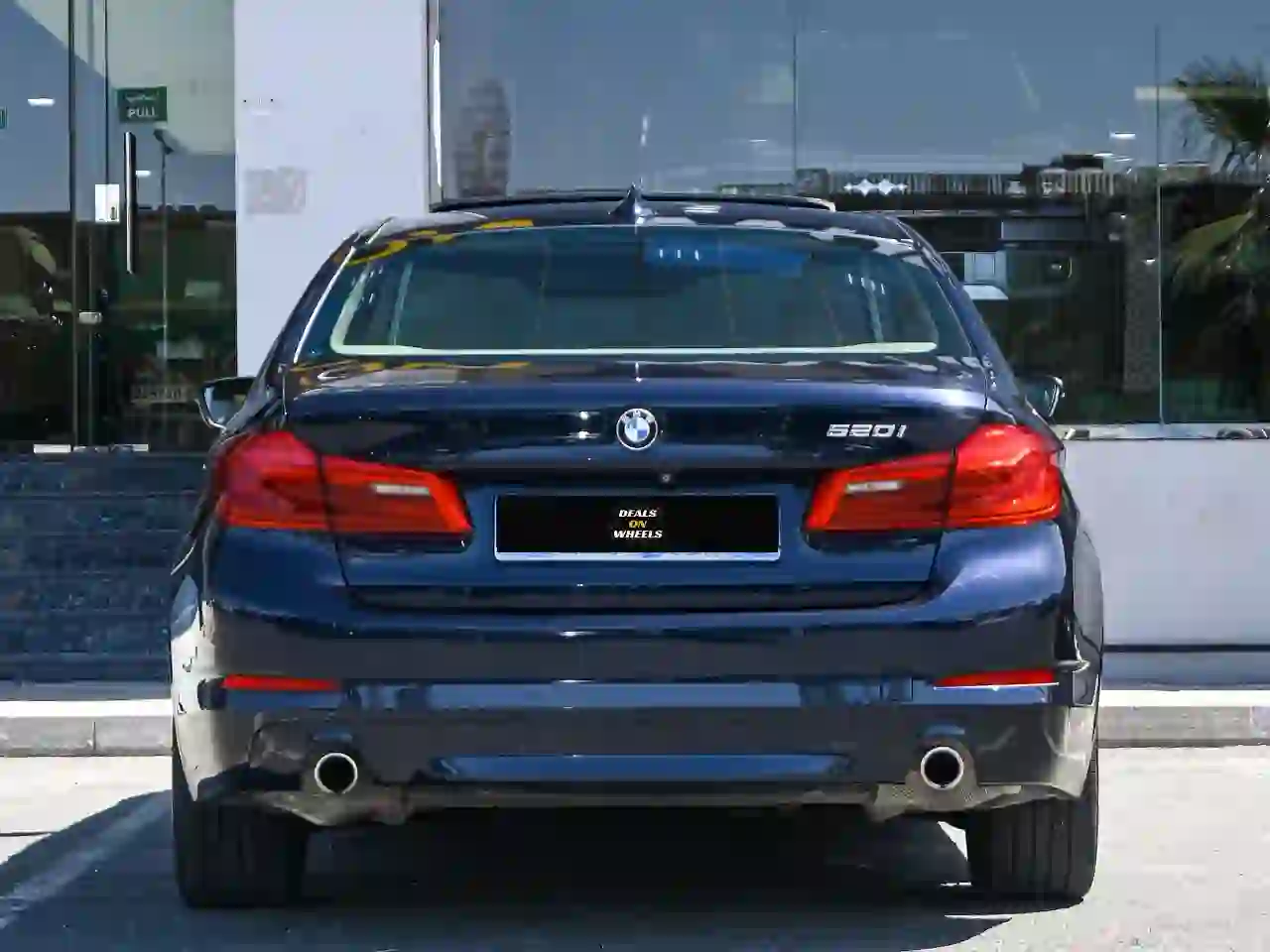 BMW 5-Series 520 i 2020 - Image 2