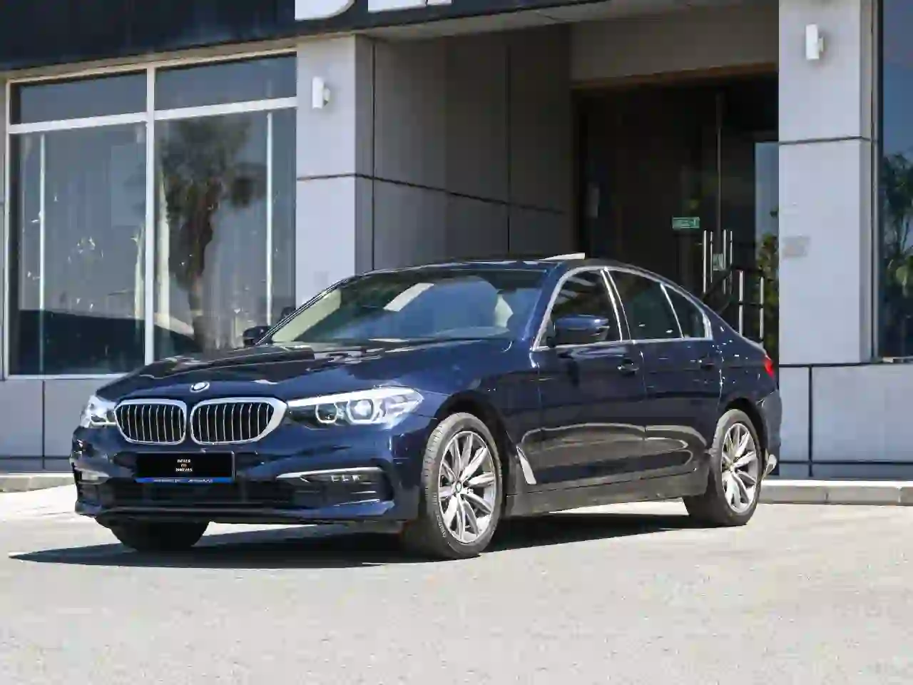 BMW 5-Series 520 i 2020 - Image 4