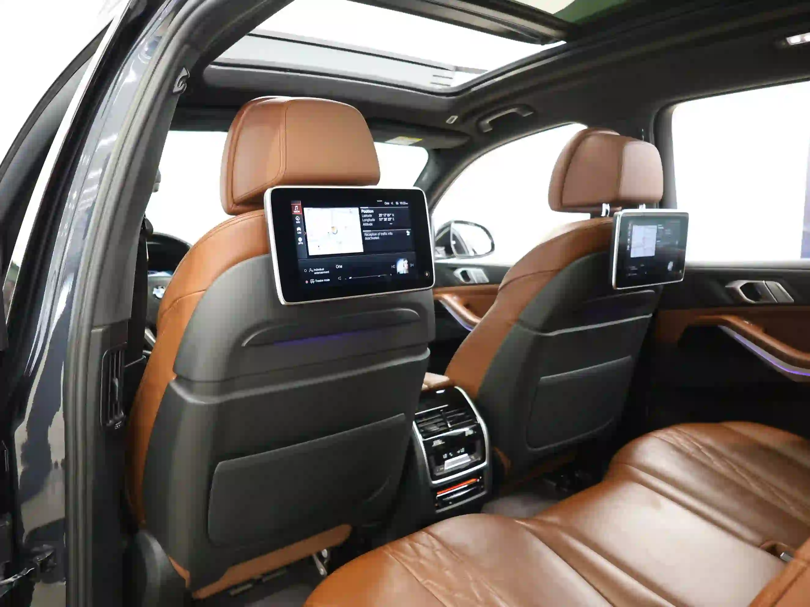 BMW X-Series X7 2021 - Image 4