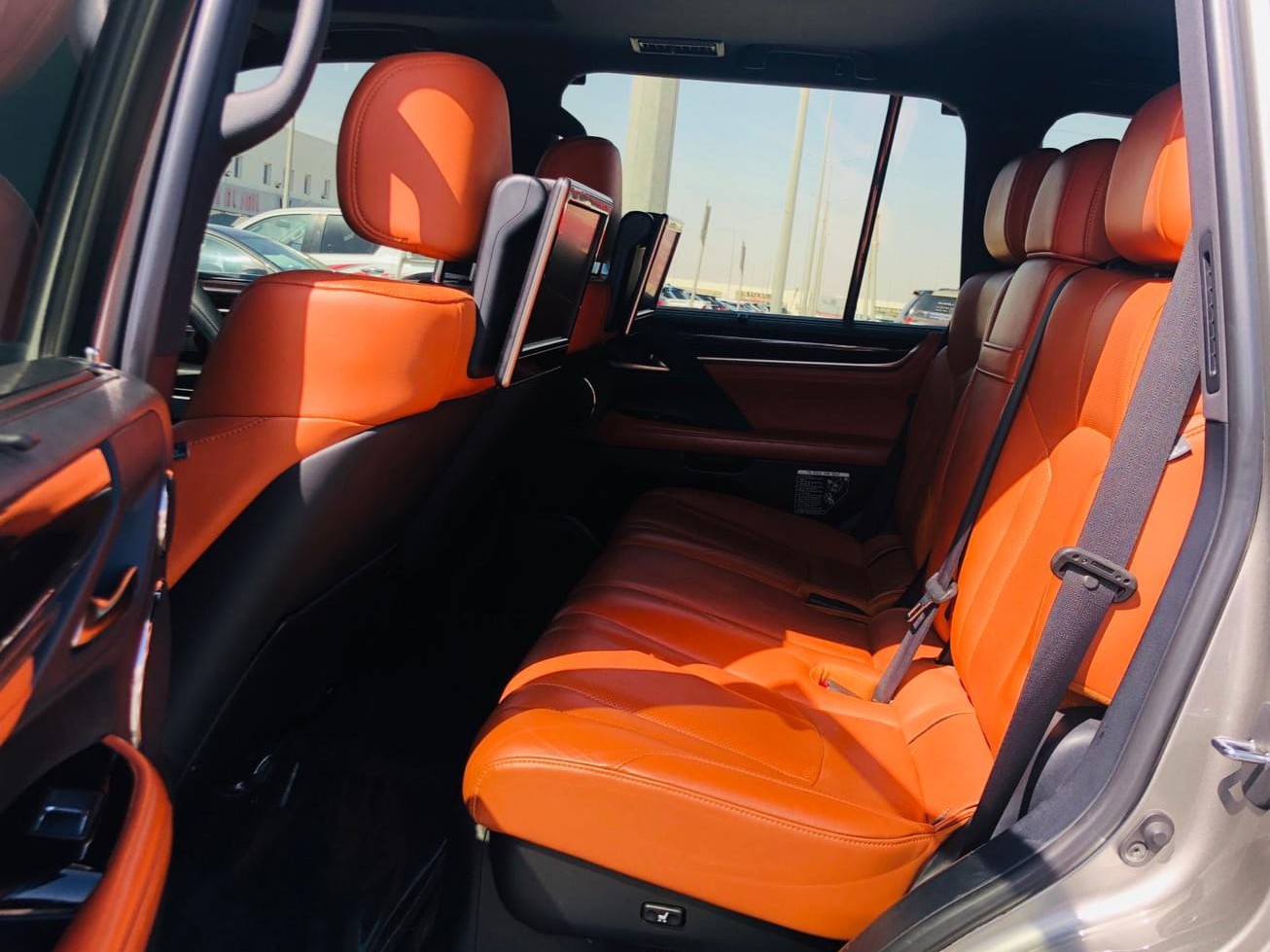 Lexus LX 570 2016 - Image 3