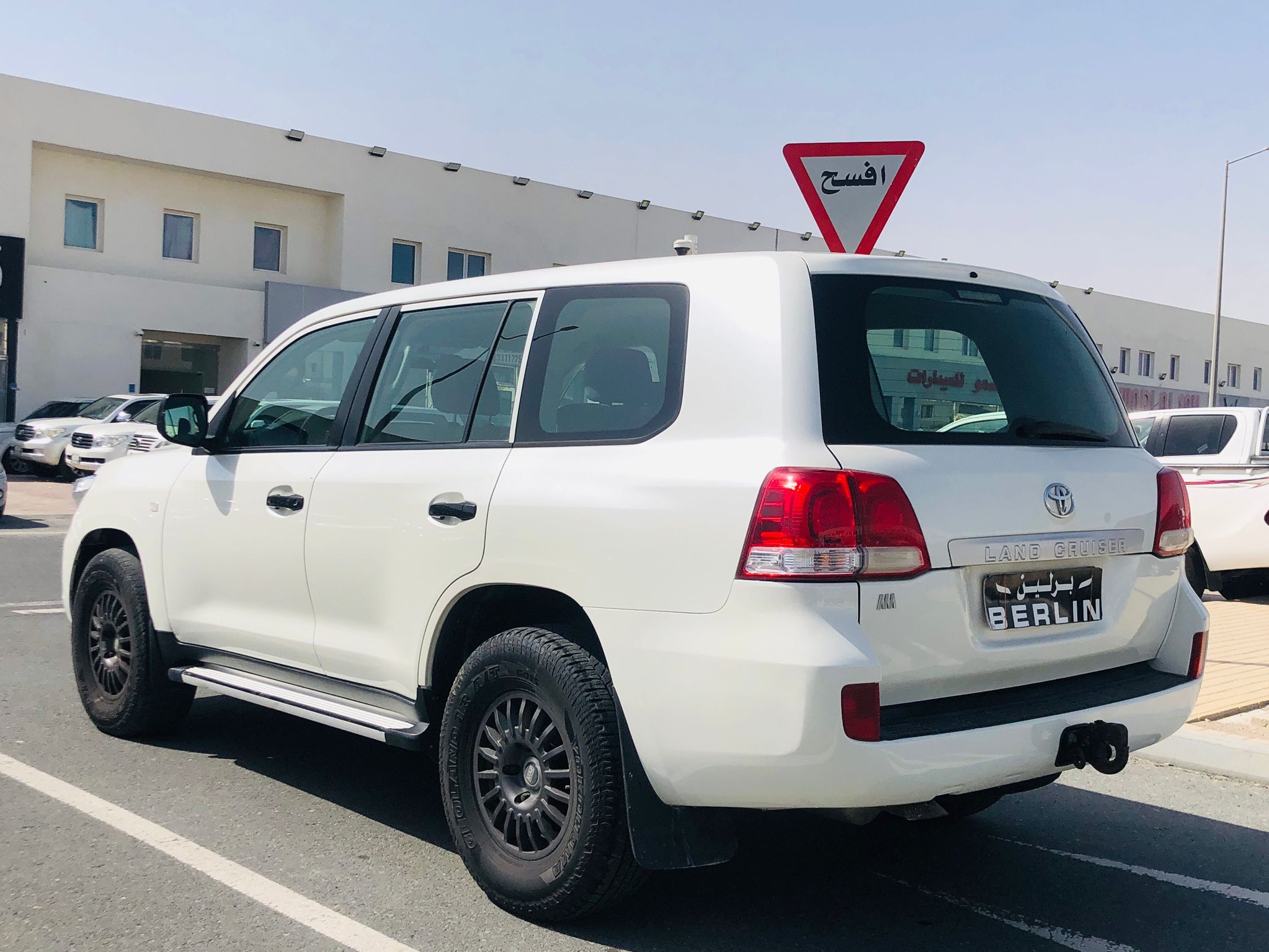 Toyota Land Cruiser Standard 2011 - Image 4