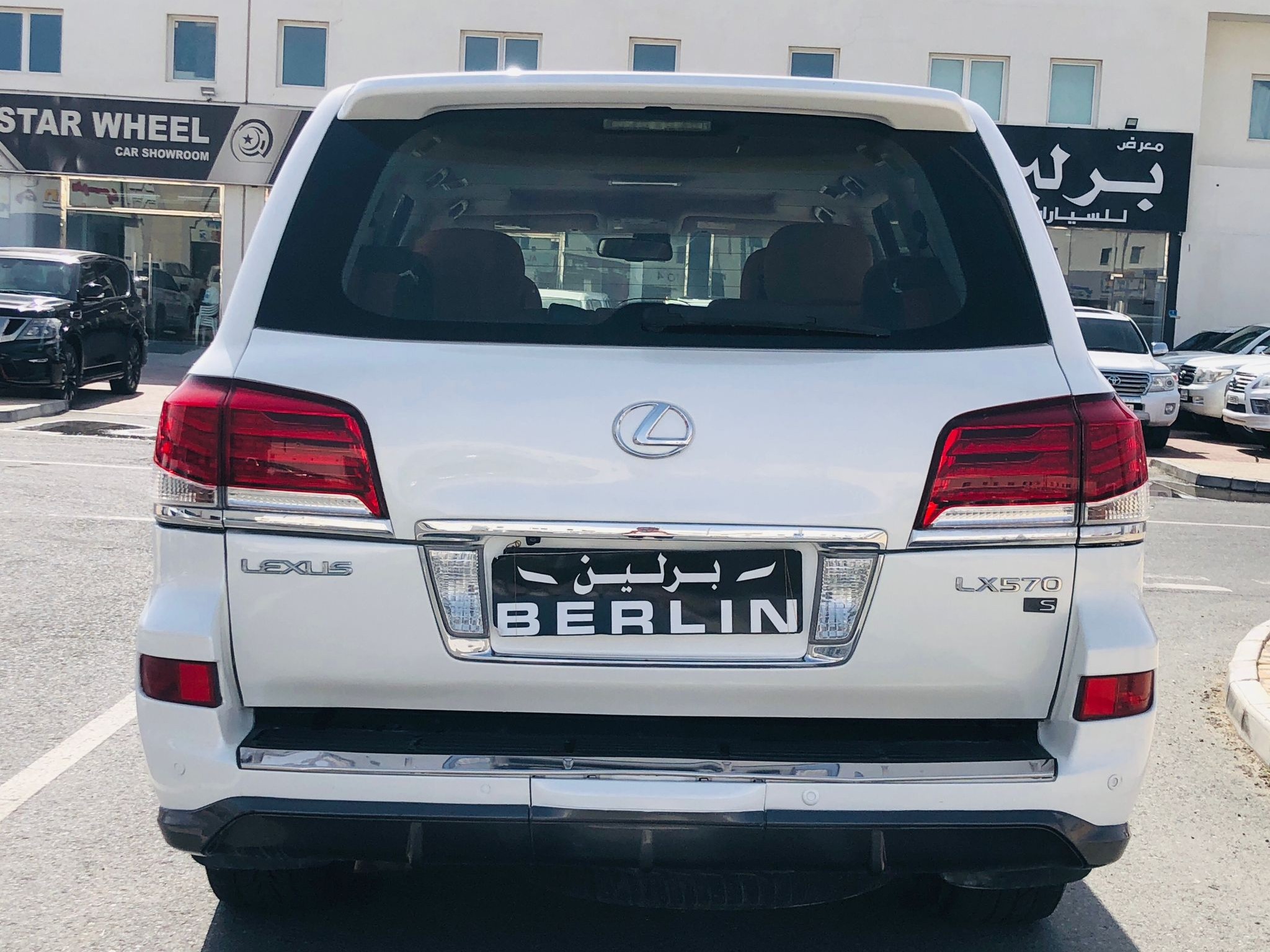 Lexus LX 570 2013 - Image 2