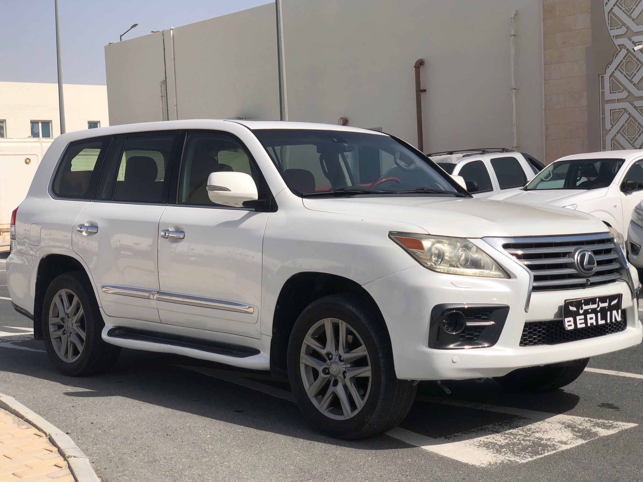 Lexus LX 570 2013 - Image 4