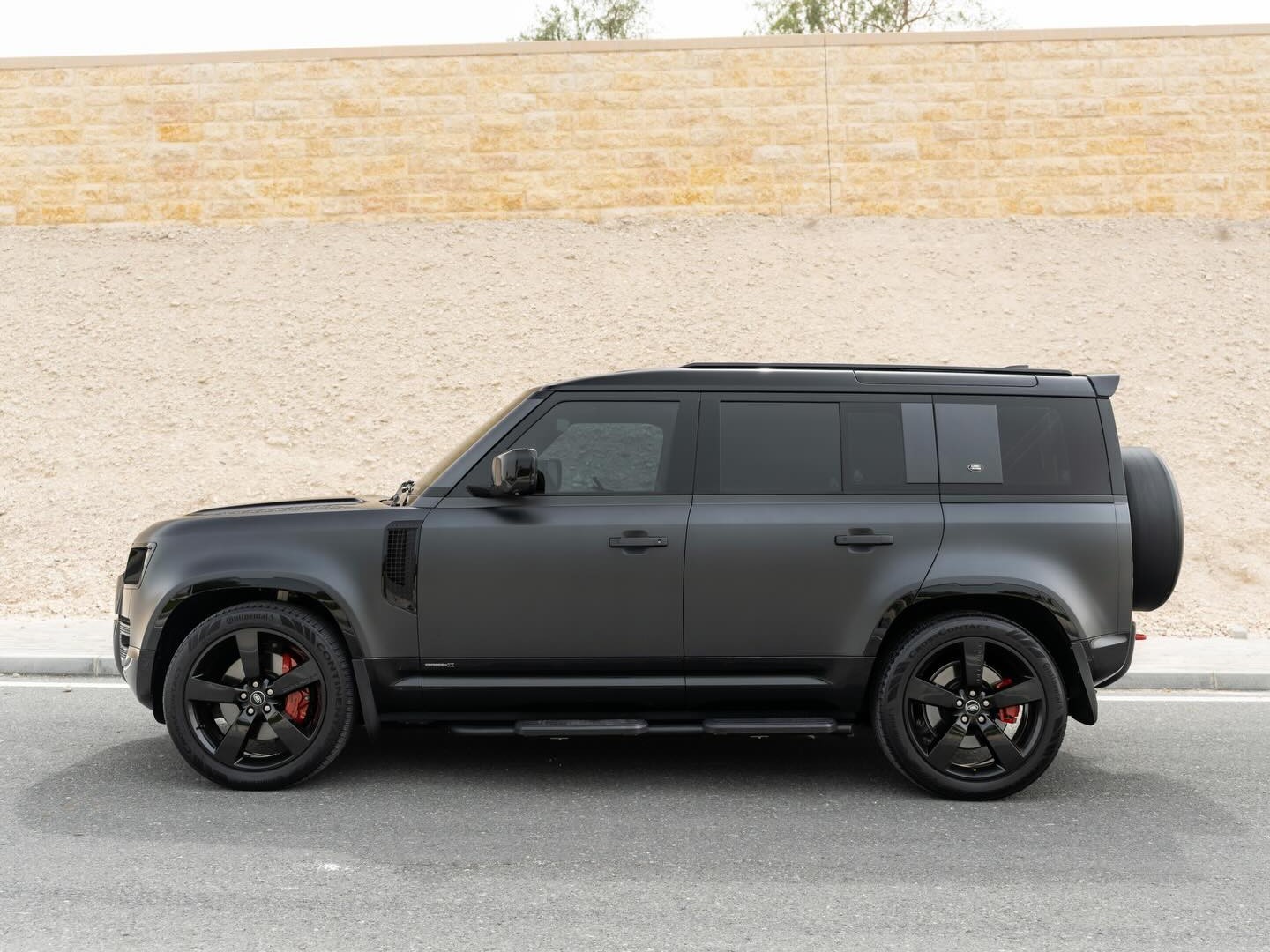 Land Rover Defender 110 X 2024 - Image 3