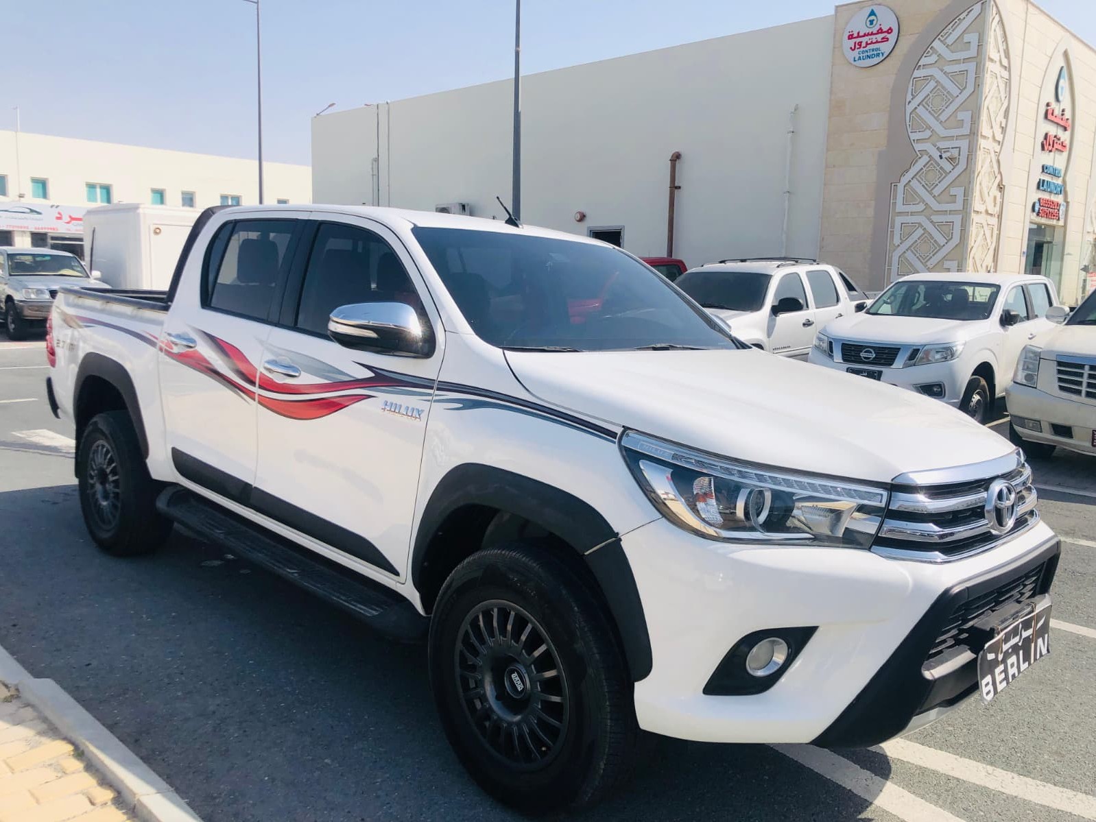 Toyota Hilux SR5 2017 - Image 3