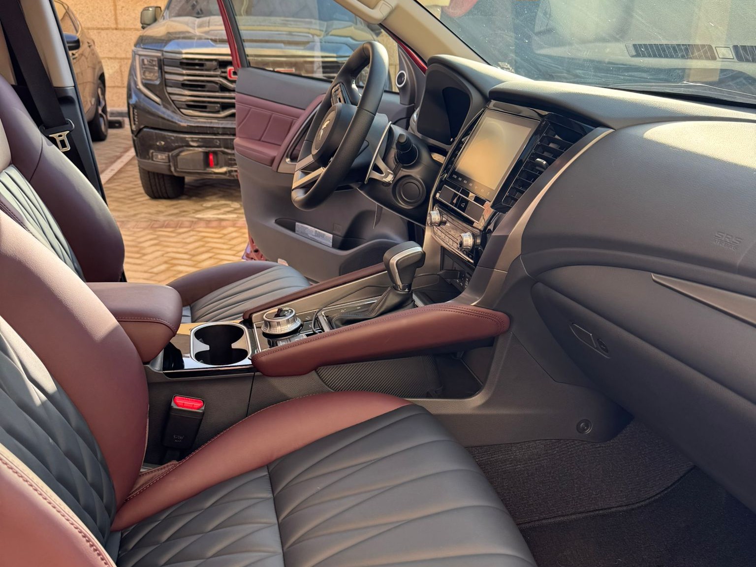 Mitsubishi Pajero Sport 2024 - Image 3