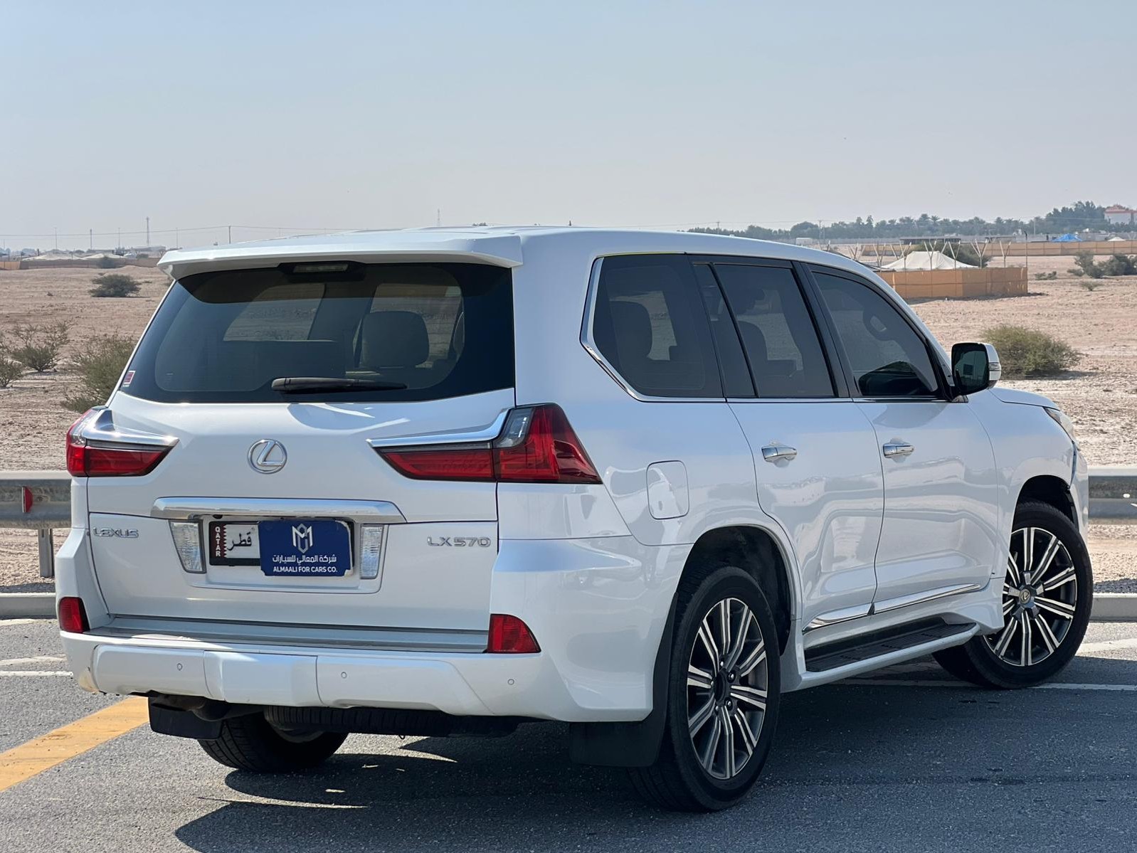 Lexus LX 570 S 2017 - Image 4