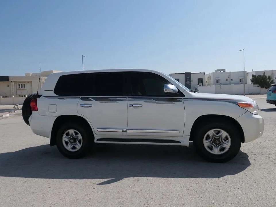 Toyota Land Cruiser GX.R 2014 - Image 2