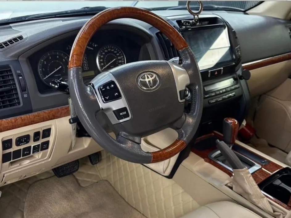 Toyota Land Cruiser GX.R 2014 - Image 4