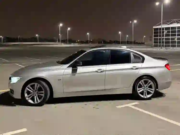 BMW 3-Series 328 i 2014 - Image 3