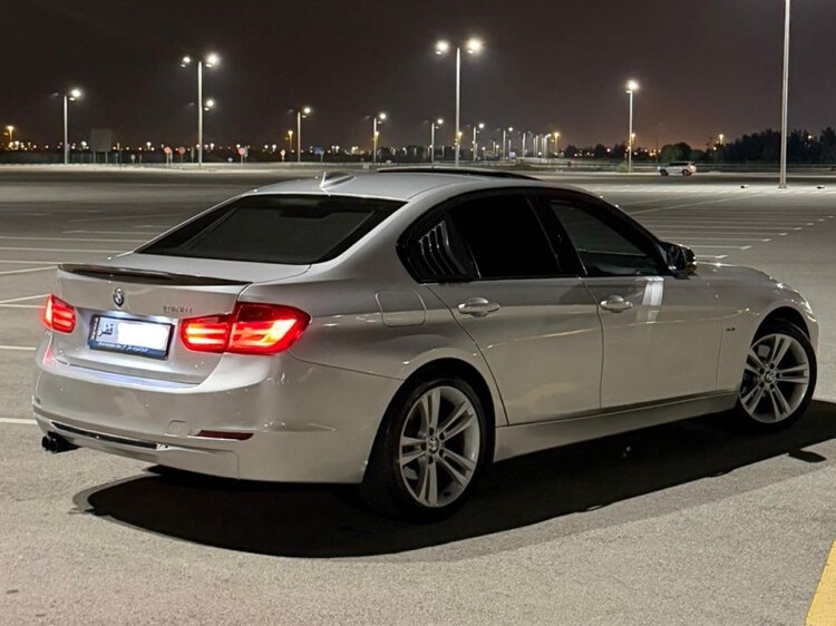 BMW 3-Series 328 i 2014 - Image 4