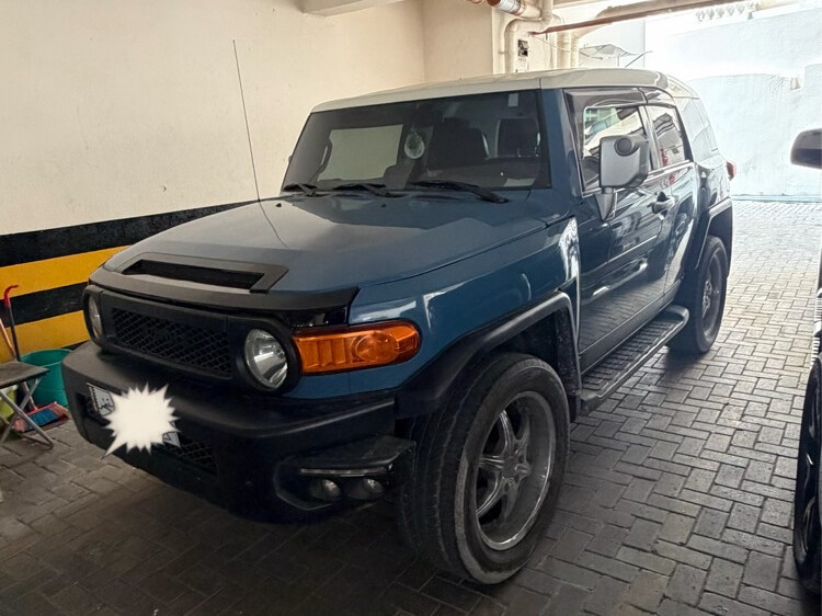 Toyota FJ Cruiser 2012 - Image 2