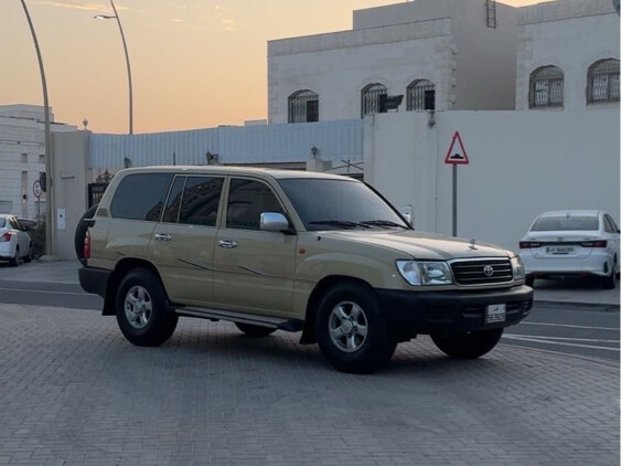 Toyota Land Cruiser GX 2000 - Image 2