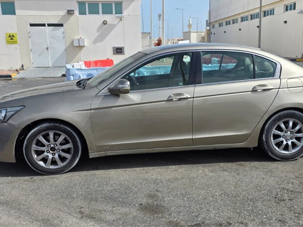 Honda Accord 2008 - Image 2